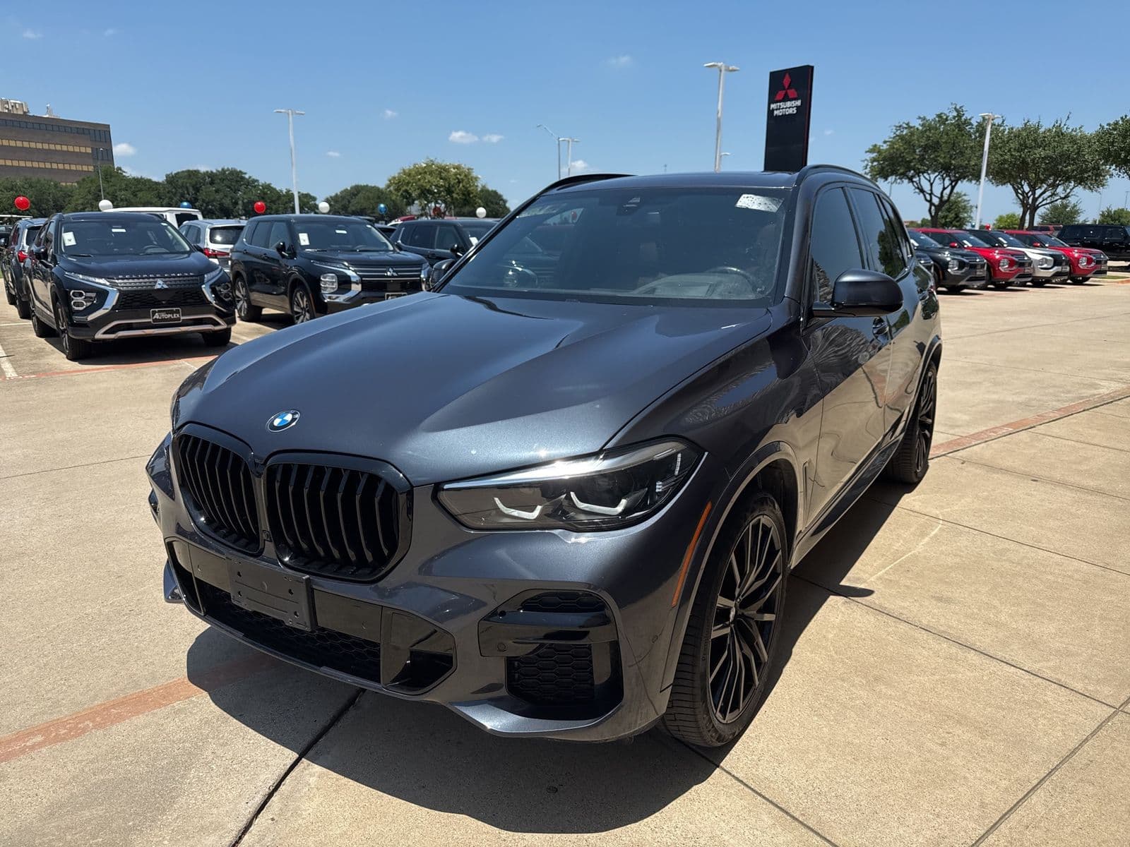 BMW X5 xDrive40i 2022, фото автомобіля