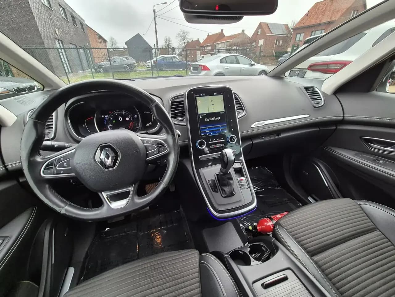 Renault Scenic 2019, фото автомобіля