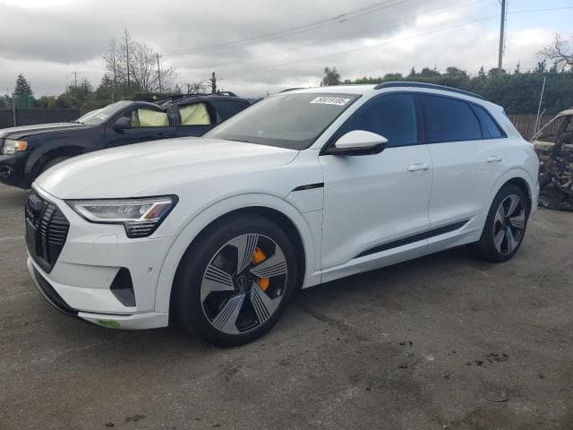 Audi E-Tron Premium Plus 2023, фото автомобіля